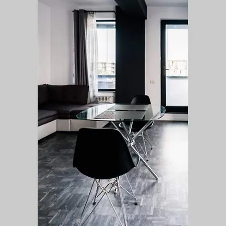 Cube Apartment