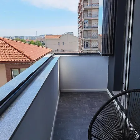 Cube Apartment
